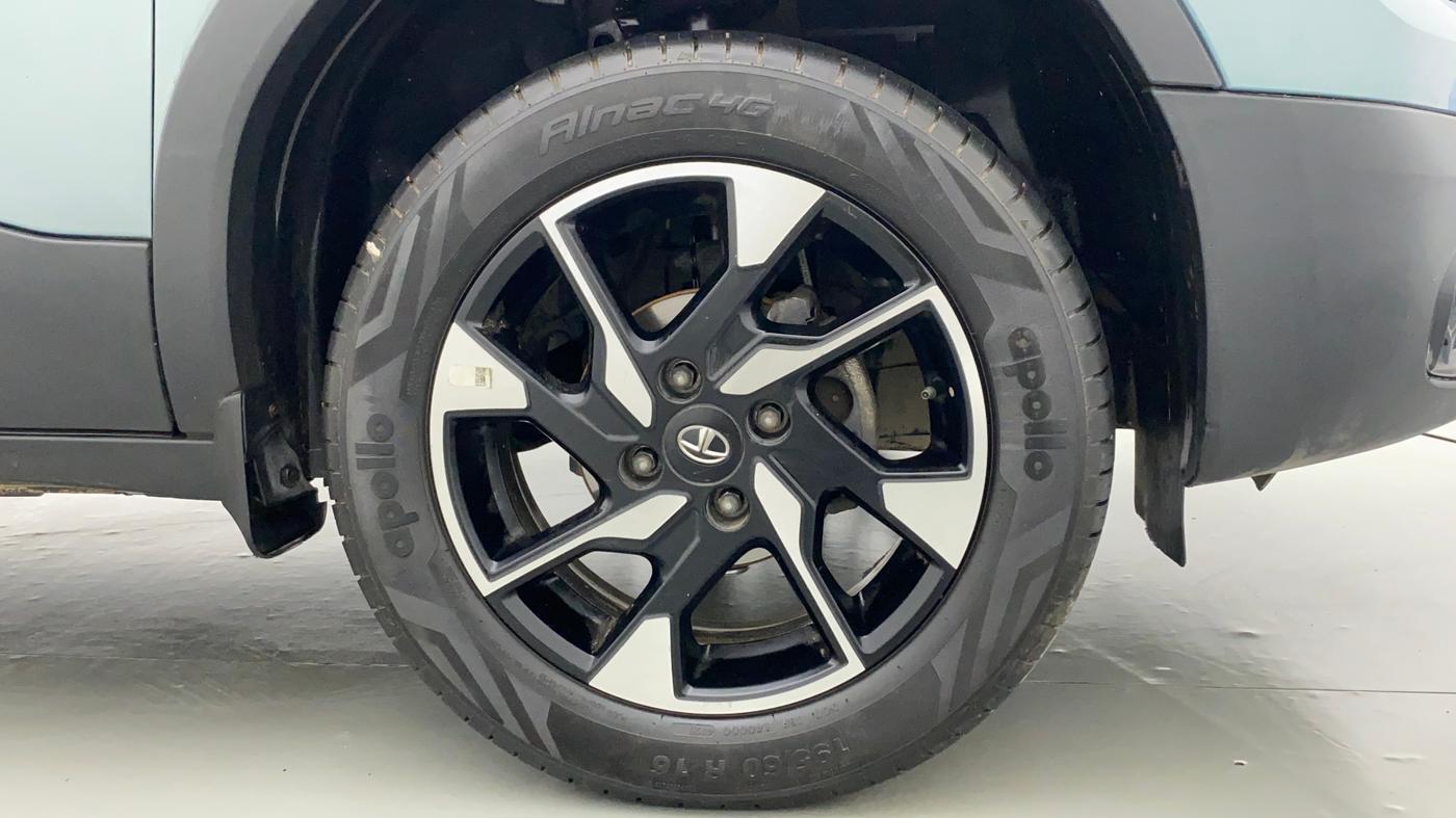 2021 Tata PUNCH CREATIVE  MT, Petrol, Manual, 23,183 km, Right Front Wheel