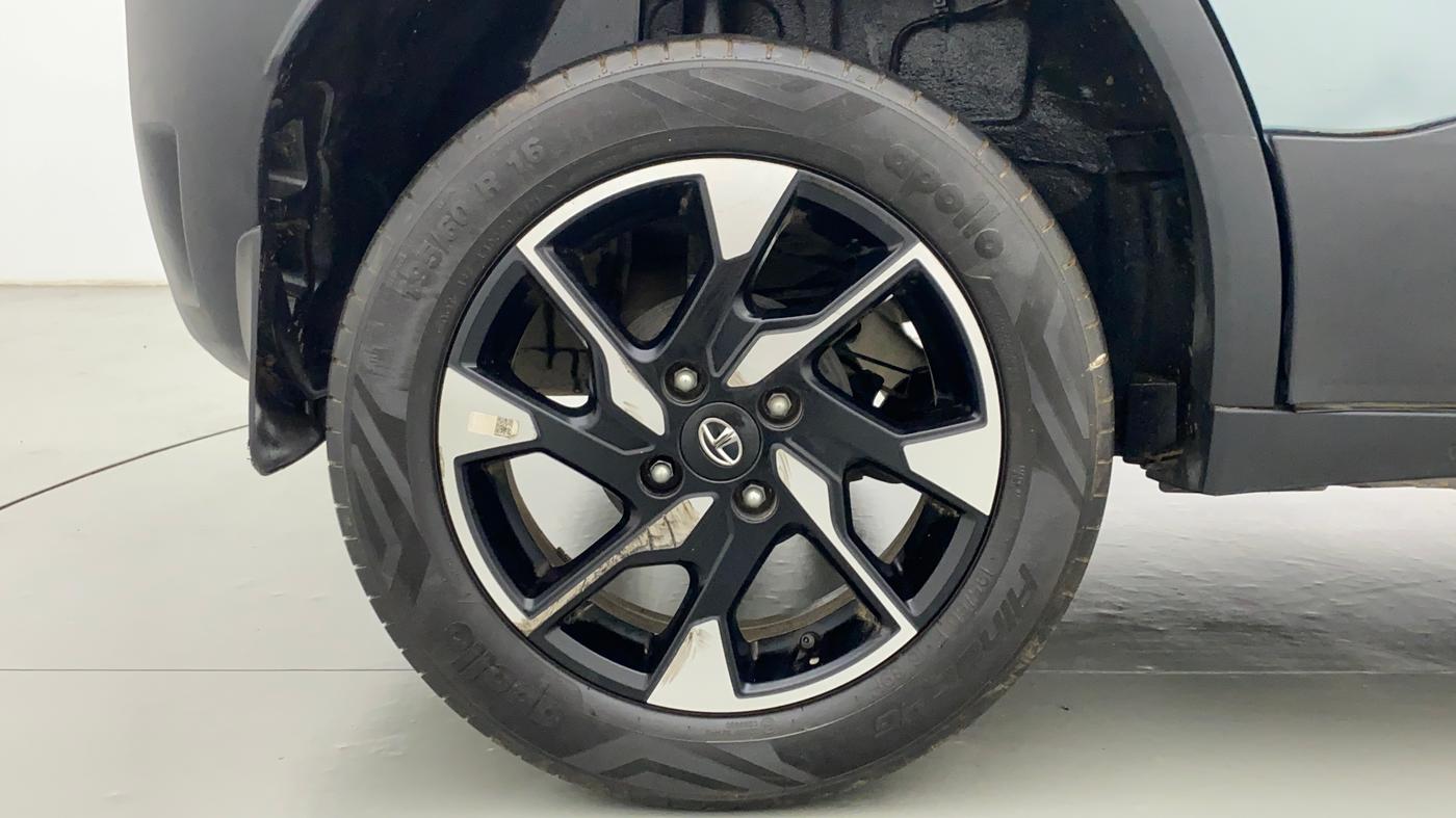 2021 Tata PUNCH CREATIVE  MT, Petrol, Manual, 23,183 km, Right Rear Wheel