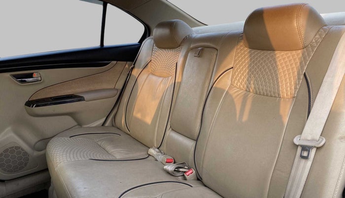 2017 Maruti Ciaz SIGMA 1.4 MT PETROL, Petrol, Manual, 73,652 km, Right Side Rear Door Cabin
