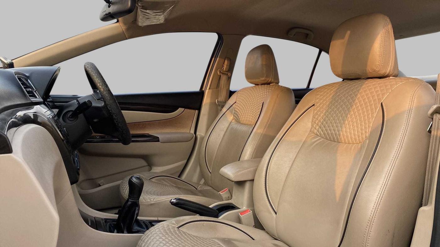2017 Maruti Ciaz SIGMA 1.4 MT PETROL, Petrol, Manual, 73,652 km, Right Side Front Door Cabin