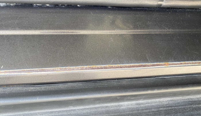2017 Maruti Vitara Brezza VDI, Diesel, Manual, 46,052 km, Right running board - Minor scratches