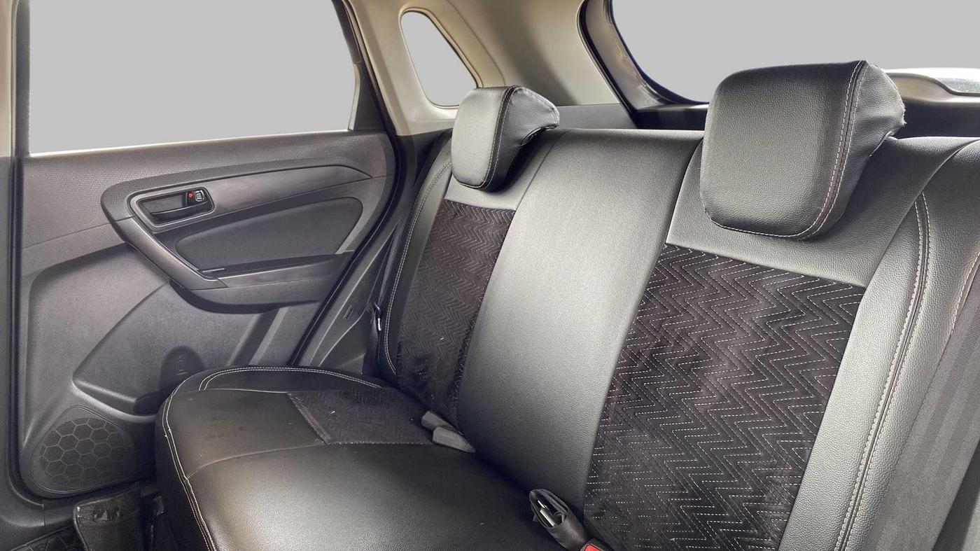 2017 Maruti Vitara Brezza VDI, Diesel, Manual, 46,052 km, Right Side Rear Door Cabin