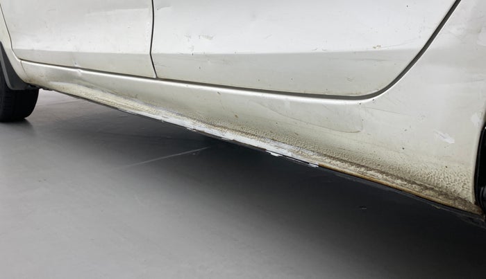 2012 Maruti Swift Dzire VXI, Petrol, Manual, 87,615 km, Left running board - Minor scratches