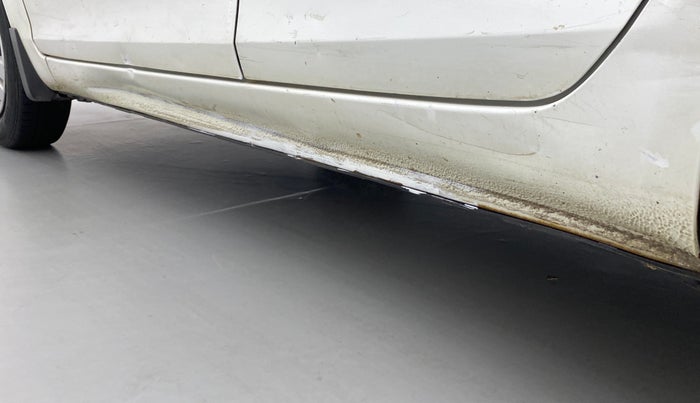 2012 Maruti Swift Dzire VXI, Petrol, Manual, 87,615 km, Left running board - Slightly dented