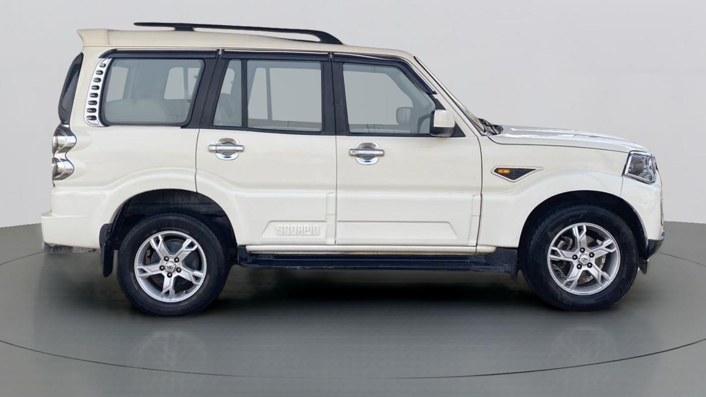 2016 Mahindra Scorpio S10, Diesel, Manual, 44,762 km, Right Side View