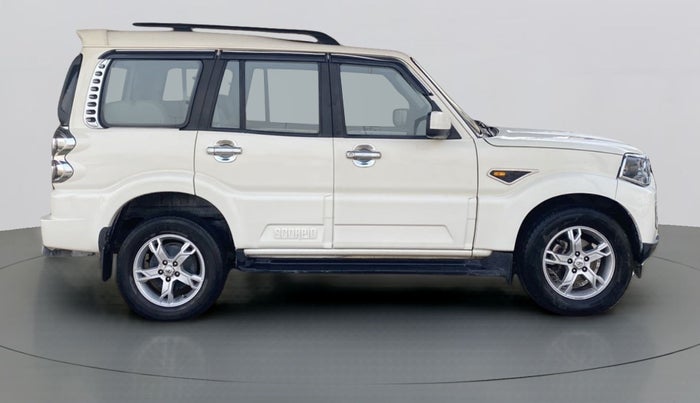 2016 Mahindra Scorpio S10, Diesel, Manual, 44,762 km, Right Side View