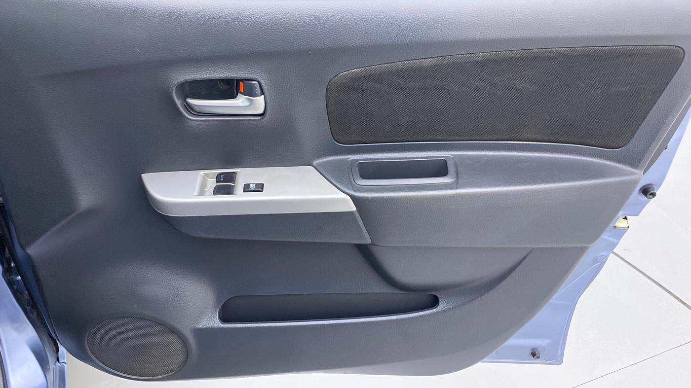 2012 Maruti Wagon R 1.0 LXI, Petrol, Manual, 76,900 km, Driver Side Door Panels Control