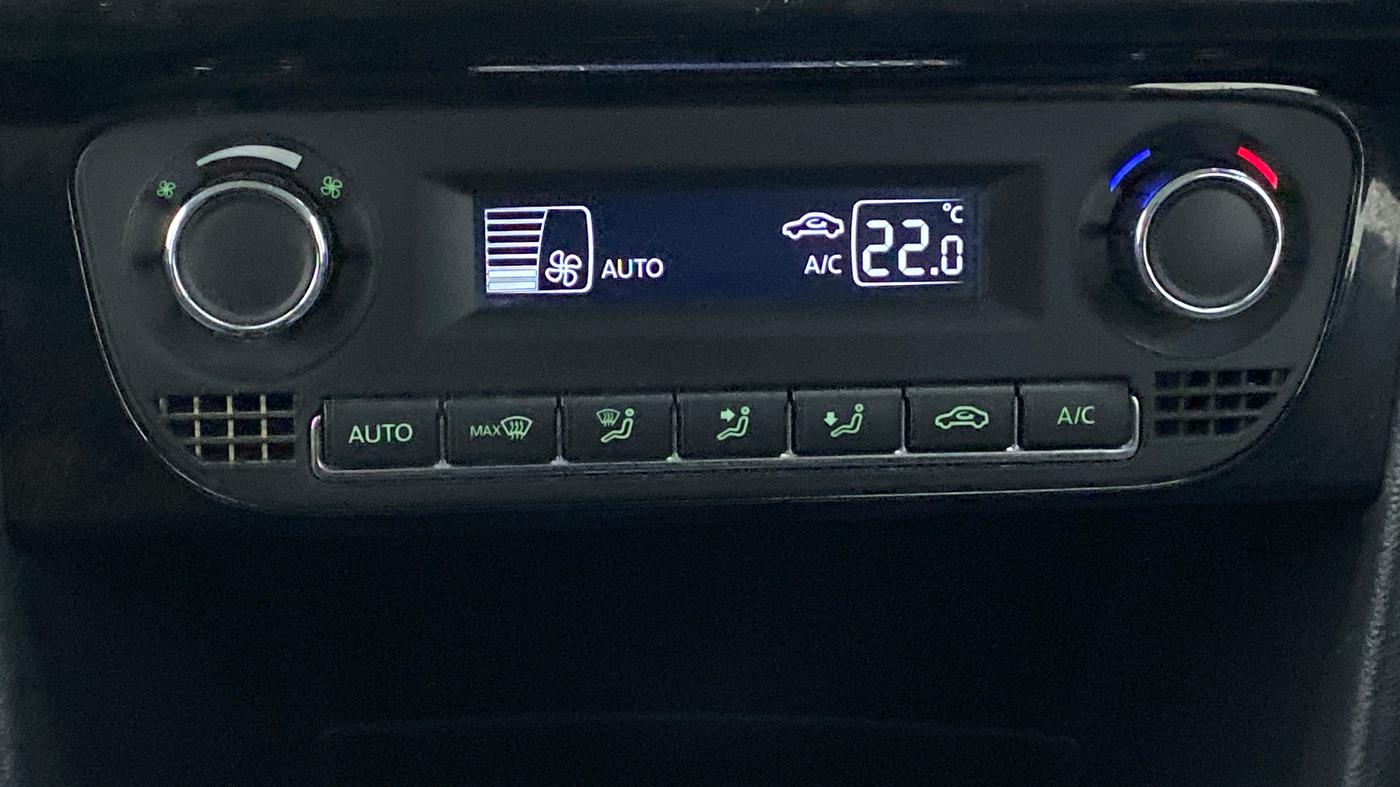 2018 Skoda Rapid STYLE 1.6 MPI MT, Petrol, Manual, 61,229 km, Automatic Climate Control