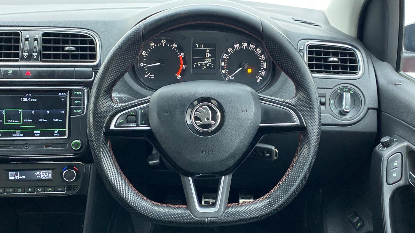 2018 Skoda Rapid STYLE 1.6 MPI MT, Petrol, Manual, 61,229 km, Steering Wheel Close Up