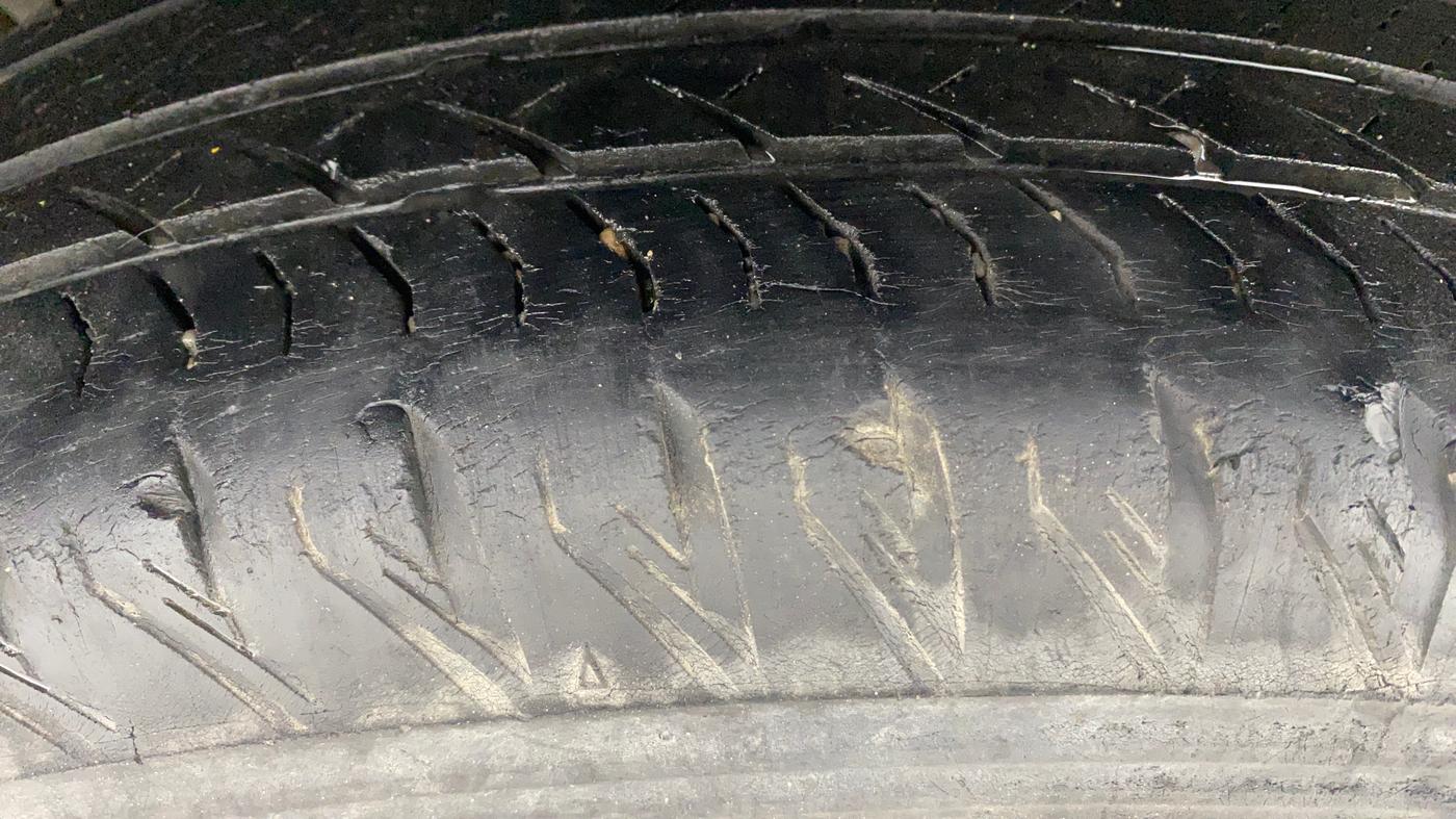 2019 Mahindra XUV500 W11, Diesel, Manual, 69,844 km, Right Rear Tyre Tread