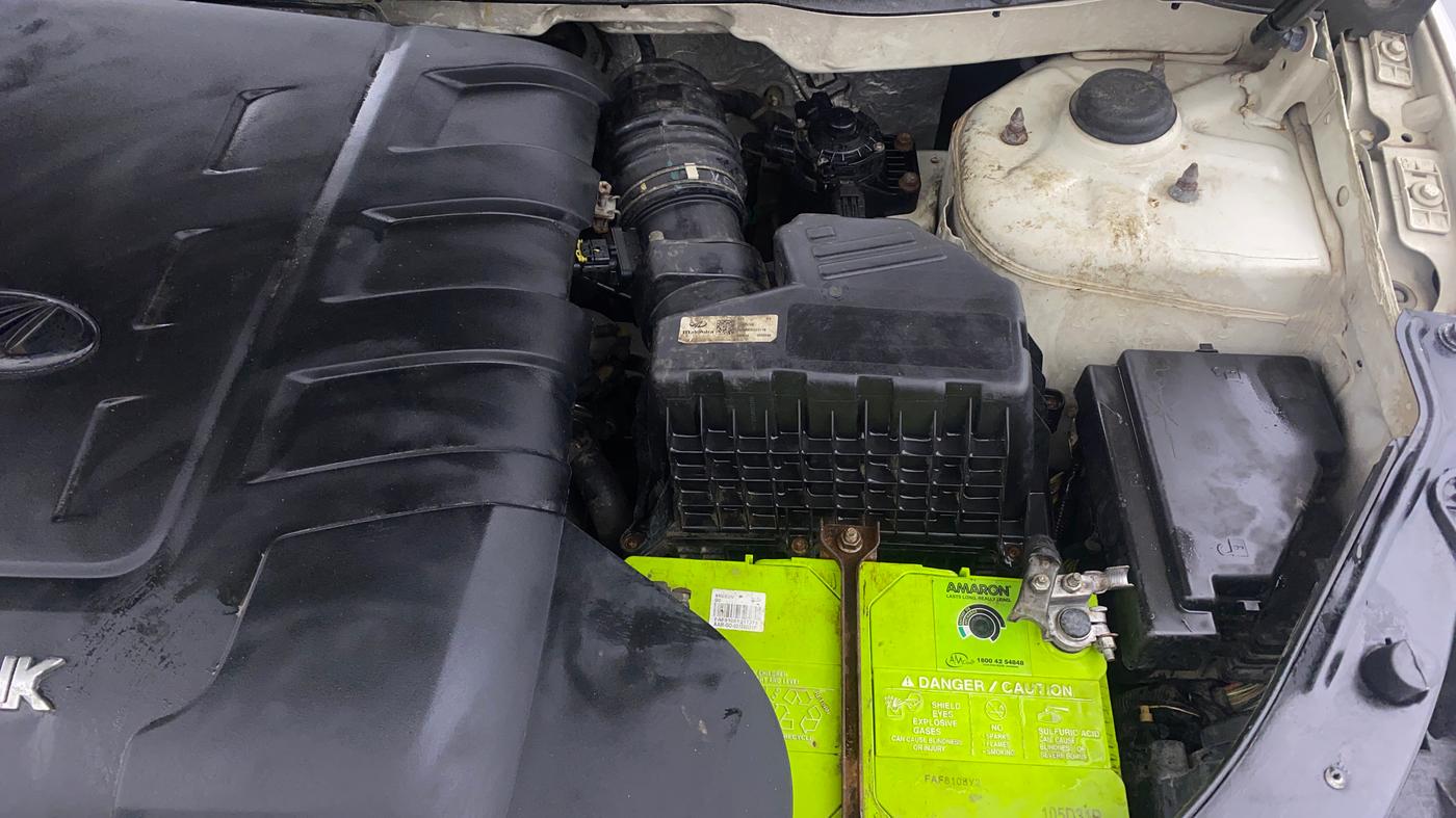 2019 Mahindra XUV500 W11, Diesel, Manual, 69,844 km, Engine View - Left