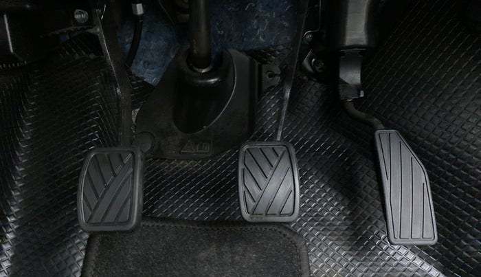 2020 Maruti IGNIS DELTA 1.2, Petrol, Manual, 12,937 km, Pedals