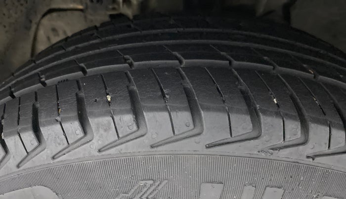 2018 Tata Tiago XE PETROL, Petrol, Manual, 43,058 km, Left Front Tyre Tread