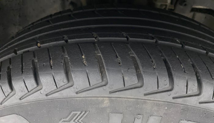 2018 Tata Tiago XE PETROL, Petrol, Manual, 43,058 km, Right Front Tyre Tread