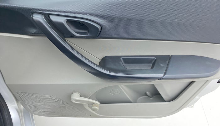 2018 Tata Tiago XE PETROL, Petrol, Manual, 43,058 km, Driver Side Door Panels Control