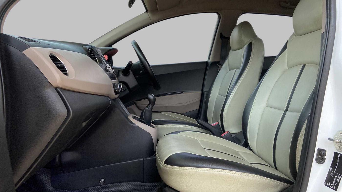 2019 Hyundai Xcent S 1.2, Petrol, Manual, 31,172 km, Right Side Front Door Cabin