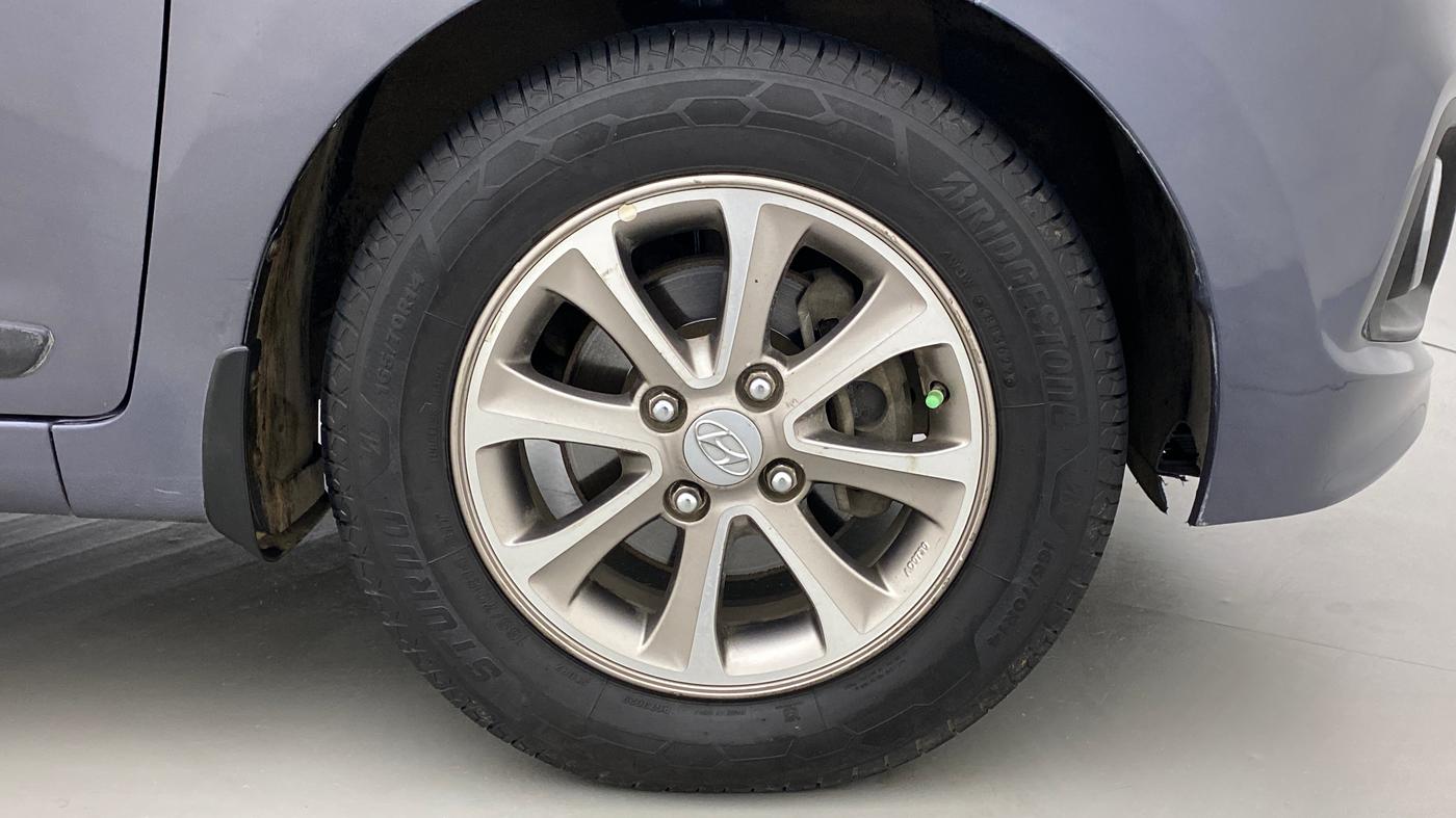 2016 Hyundai Grand i10 ASTA (O) 1.2 KAPPA VTVT, Petrol, Manual, 1,00,058 km, Right Front Wheel