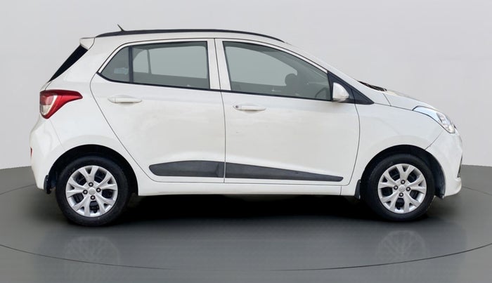 2016 Hyundai Grand i10 SPORTZ 1.2 KAPPA VTVT, Petrol, Manual, 30,616 km, Right Side View