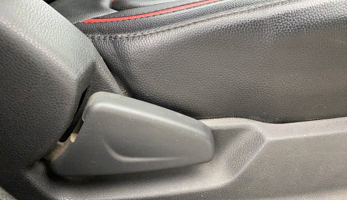 2016 Renault Kwid RXT 0.8, Petrol, Manual, 78,380 km, Driver Side Adjustment Panel