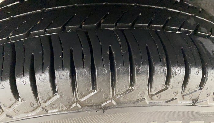 2016 Renault Kwid RXT 0.8, Petrol, Manual, 78,380 km, Right Rear Tyre Tread