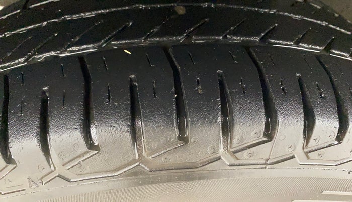 2016 Renault Kwid RXT 0.8, Petrol, Manual, 78,380 km, Left Front Tyre Tread