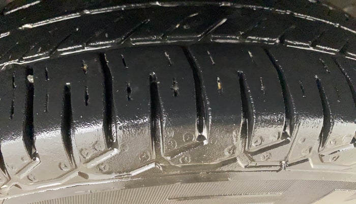 2016 Renault Kwid RXT 0.8, Petrol, Manual, 78,380 km, Right Front Tyre Tread