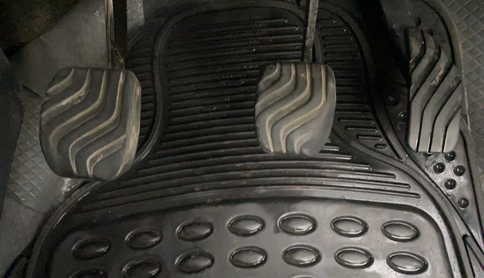 2016 Renault Kwid RXT 0.8, Petrol, Manual, 78,380 km, Pedals