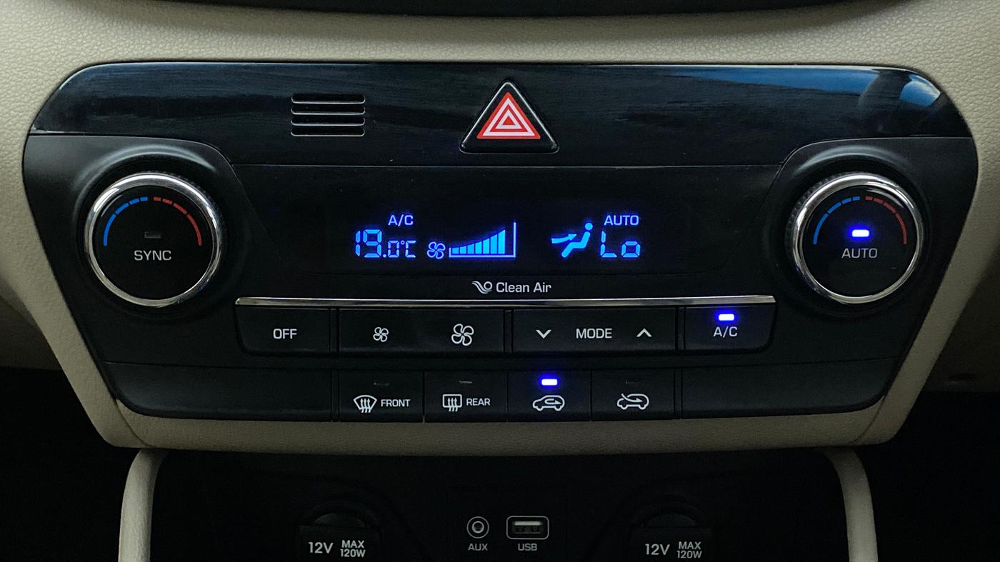 2018 Hyundai Tucson 2WD AT GL DIESEL
, Diesel, Automatic, 26,548 km, Automatic Climate Control