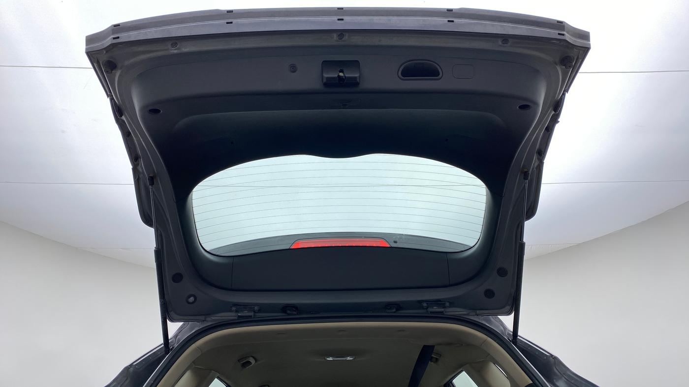 2018 Hyundai Tucson 2WD AT GL DIESEL
, Diesel, Automatic, 26,548 km, Boot Door Open