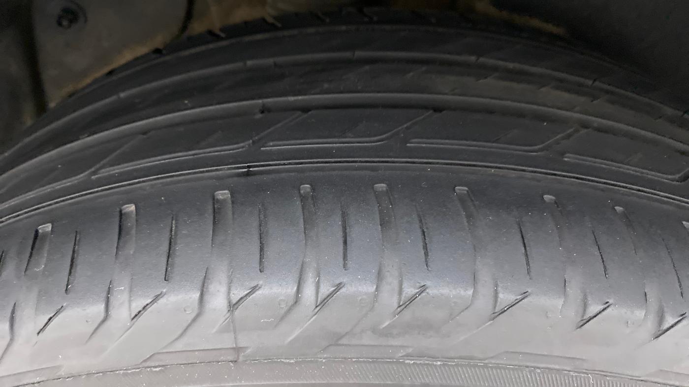 2018 Hyundai Tucson 2WD AT GL DIESEL
, Diesel, Automatic, 26,548 km, Right Rear Tyre Tread