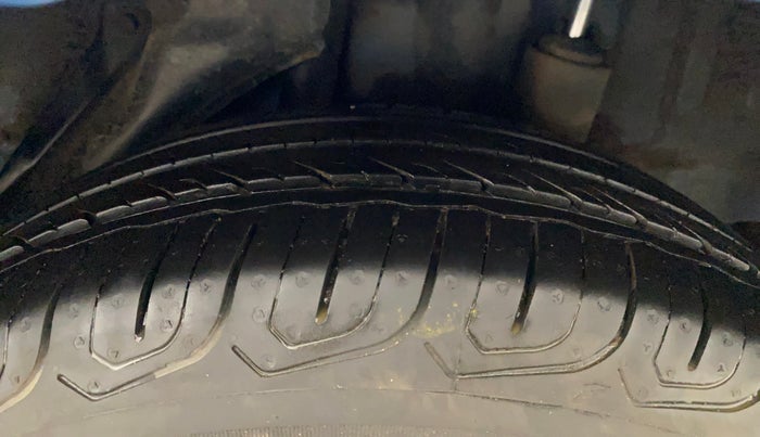 2013 Honda Brio S MT, Petrol, Manual, 54,453 km, Left Rear Tyre Tread