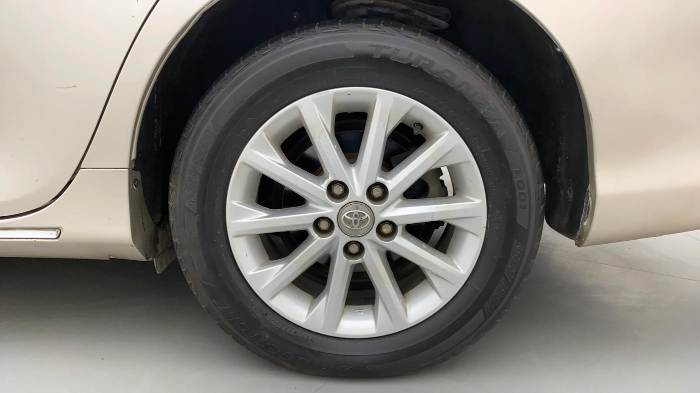 2014 Toyota Camry 2.5L AT, Petrol, Automatic, 90,130 km, Left Rear Wheel