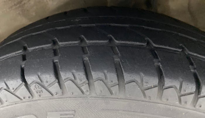 2015 Maruti Alto 800 LXI, Petrol, Manual, 43,752 km, Right Front Tyre Tread