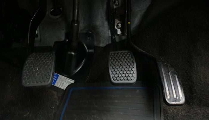2015 Maruti Alto 800 LXI, Petrol, Manual, 43,752 km, Pedals