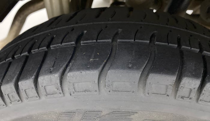 2015 Maruti Alto 800 LXI, Petrol, Manual, 43,752 km, Right Rear Tyre Tread