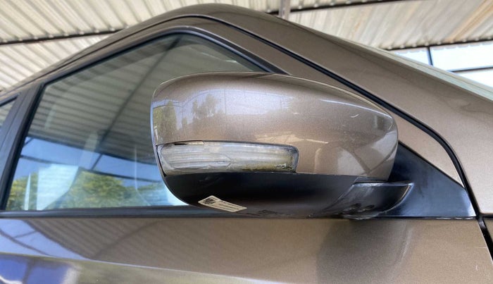 2019 Maruti New Wagon-R ZXI 1.2, Petrol, Manual, 31,380 km, Right rear-view mirror - Indicator light has minor damage