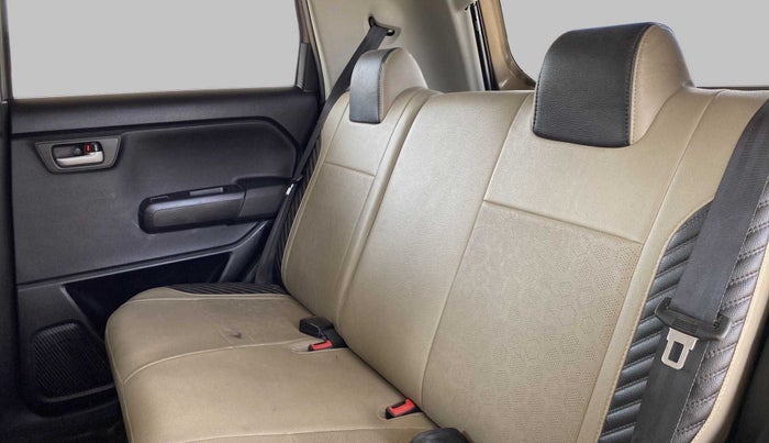 2019 Maruti New Wagon-R ZXI 1.2, Petrol, Manual, 31,380 km, Right Side Rear Door Cabin