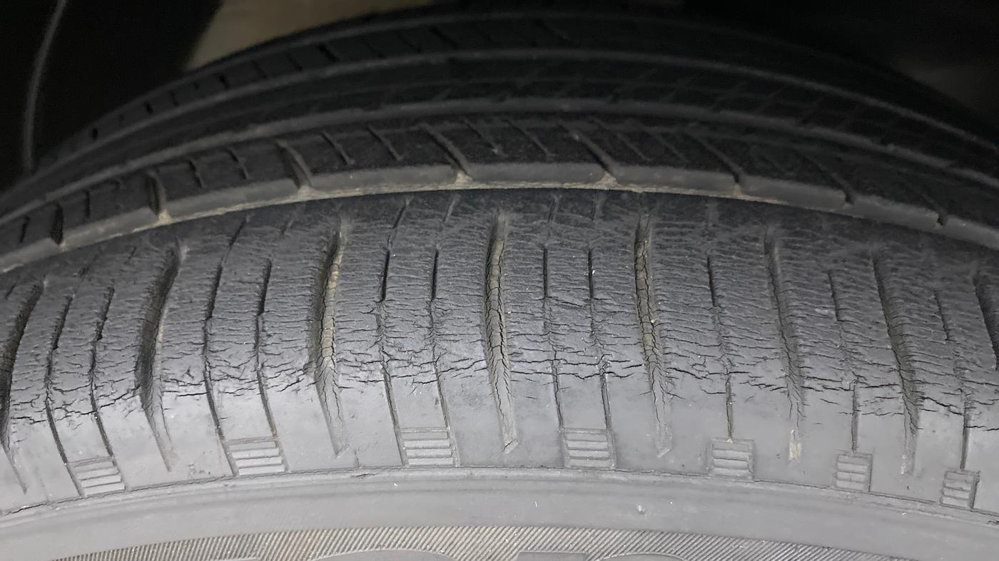 2016 Hyundai Tucson 2WD MT PETROL, Petrol, Manual, 21,796 km, Right Front Tyre Tread
