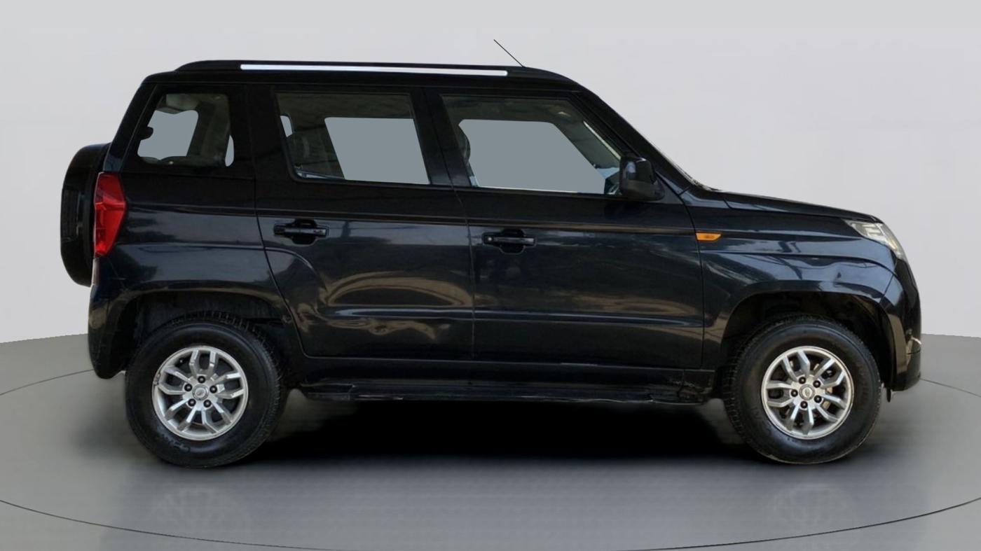 2017 Mahindra TUV300 T8 AT, Diesel, Automatic, 96,147 km, Right Side View