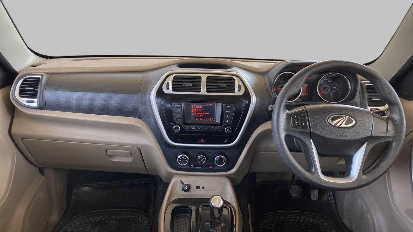 2017 Mahindra TUV300 T8 AT, Diesel, Automatic, 96,147 km, Dashboard