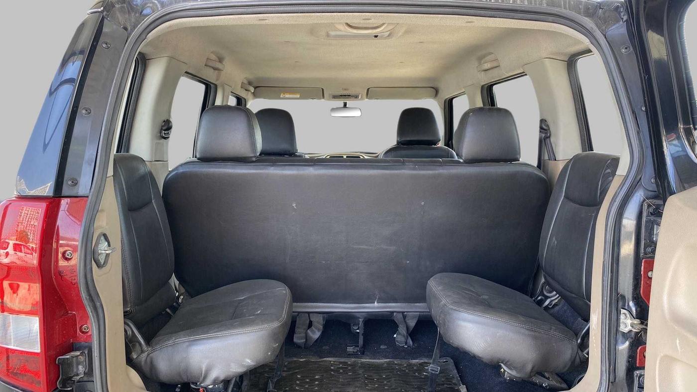 2017 Mahindra TUV300 T8 AT, Diesel, Automatic, 96,147 km, Third Seat Row ( optional )