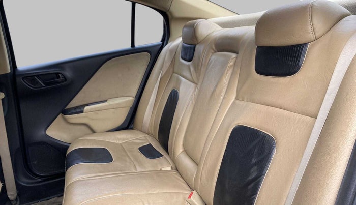 2015 Honda City SV MT PETROL, Petrol, Manual, 81,236 km, Right Side Rear Door Cabin