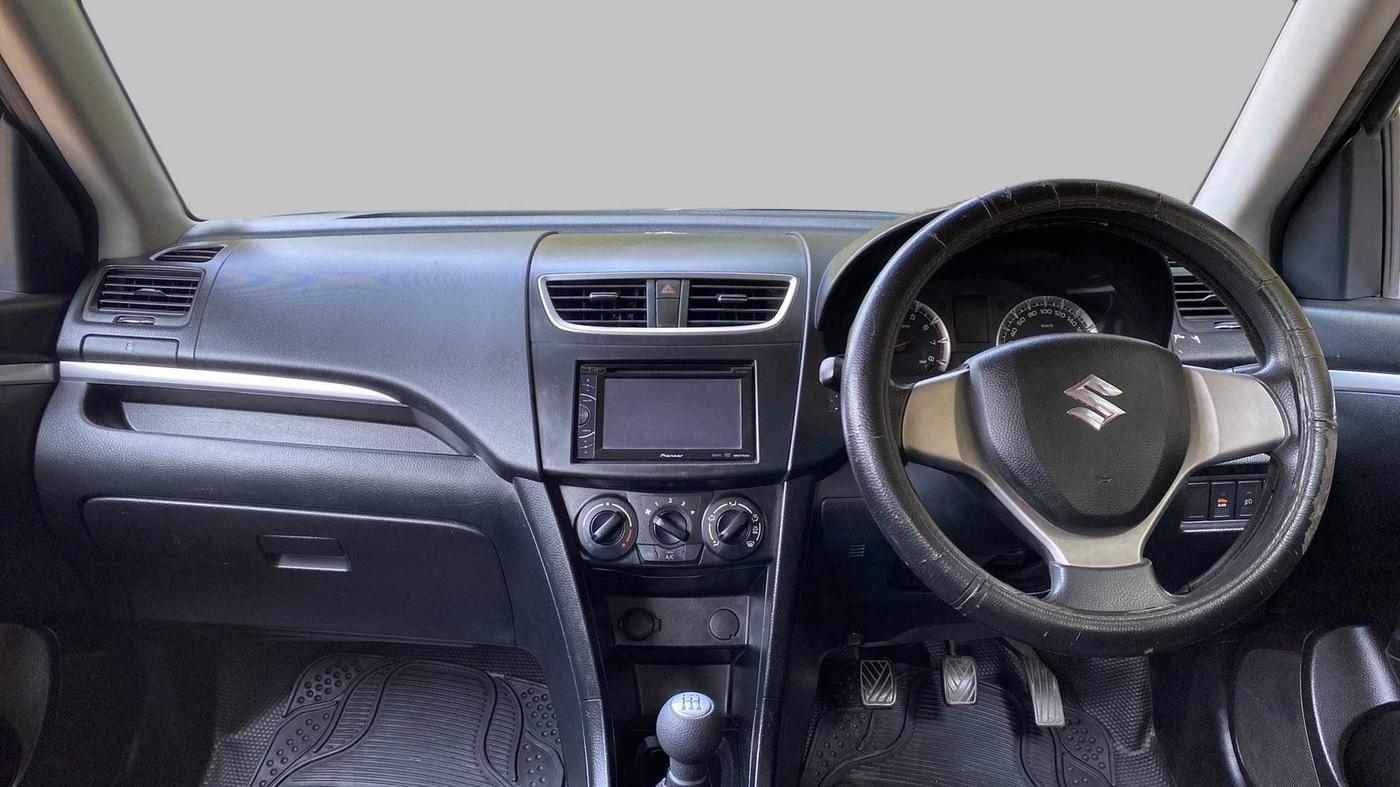 2013 Maruti Swift VXI, Petrol, Manual, 58,421 km, Dashboard