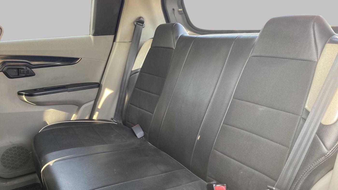 2017 Mahindra Kuv100 K4+ D 6 STR, Diesel, Manual, 78,000 km, Right Side Rear Door Cabin