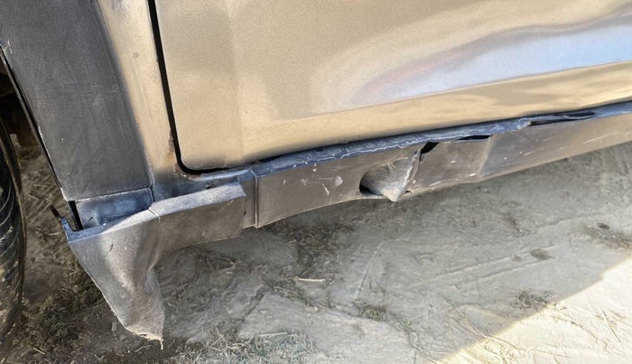 2017 Mahindra Kuv100 K4+ D 6 STR, Diesel, Manual, 78,000 km, Left running board - Slight discoloration