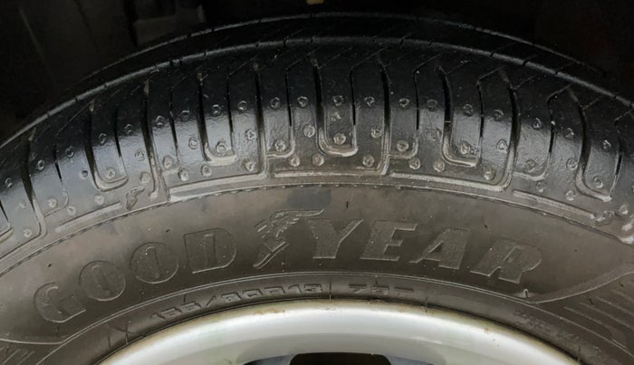 2016 Renault Kwid RXT 0.8, Petrol, Manual, 58,319 km, Left Front Tyre Tread