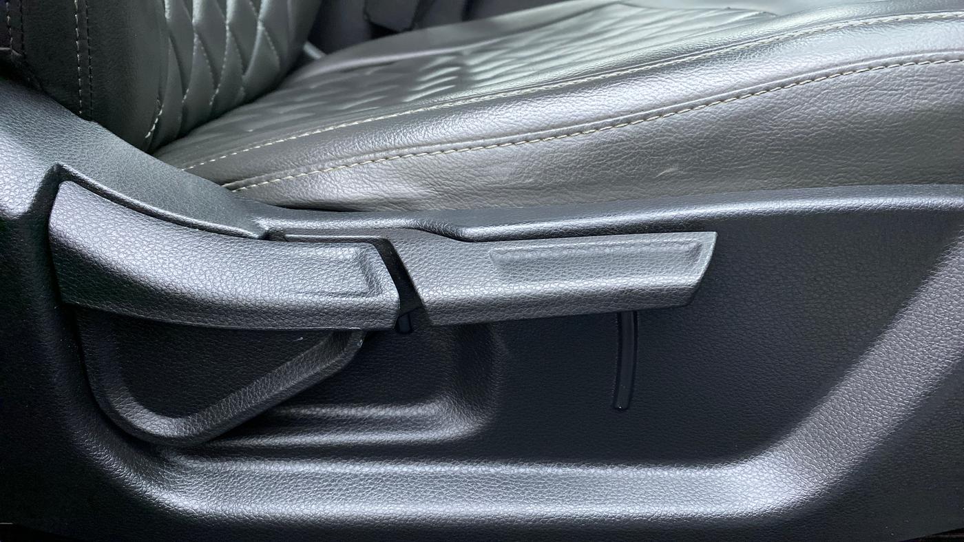 2020 KIA SELTOS HTK PLUS 1.5 PETROL, Petrol, Manual, 17,088 km, Driver Side Adjustment Panel