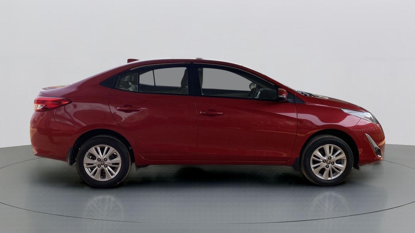 2018 Toyota YARIS V MT, Petrol, Manual, 13,594 km, Right Side View