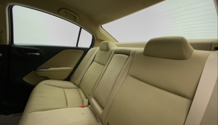 2016 Honda City V MT PETROL, Petrol, Manual, 33,591 km, Right Side Rear Door Cabin