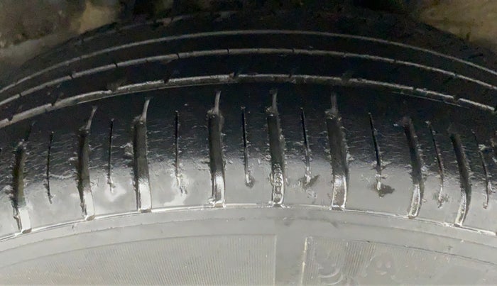 2016 Honda City V MT PETROL, Petrol, Manual, 33,591 km, Left Rear Tyre Tread